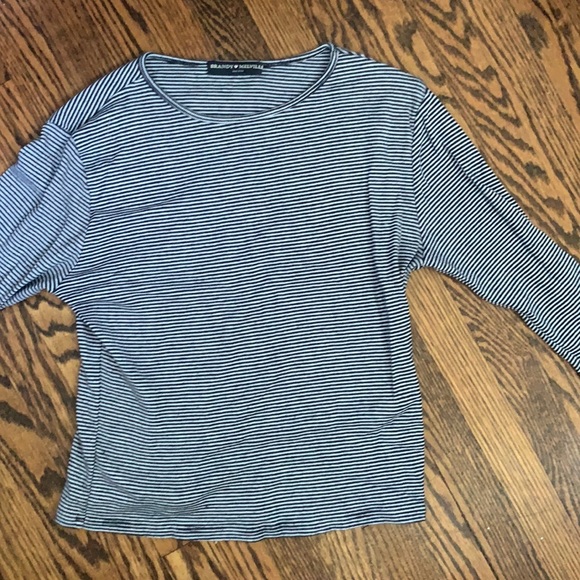 Brandy Melville Long sleeve - Picture 2 of 2